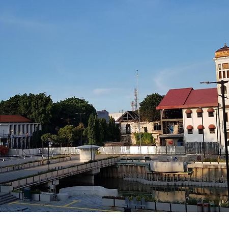 Hotel Dequr Jakarta Kota Exterior foto