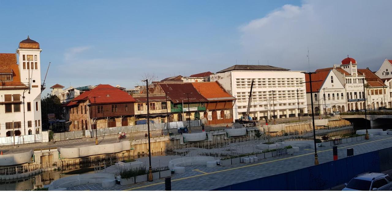 Hotel Dequr Jakarta Kota Exterior foto