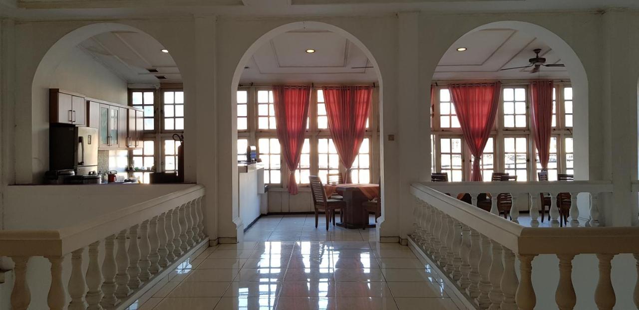 Hotel Dequr Jakarta Kota Exterior foto